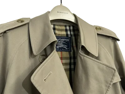 Burberry Classic Double Breasted Mid-Length Trench Coat