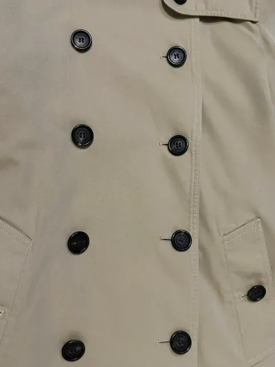 Burberry The Kensington Double Breasted Short Cotton Trench Coat — thumbnail 6