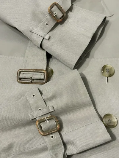 Burberry Classic Double Breasted Mid-Length Trench Coat — thumbnail 7