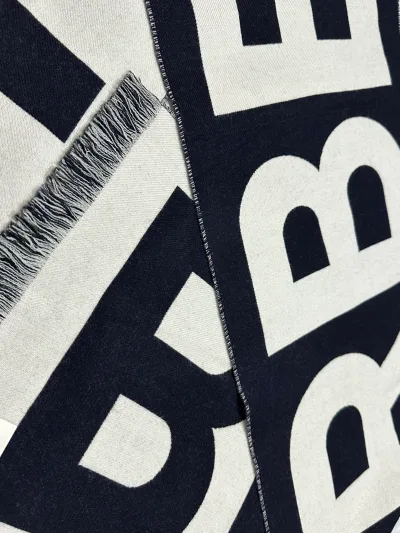 Reversible Burberry Logo Long Wool Scarf — thumbnail 3