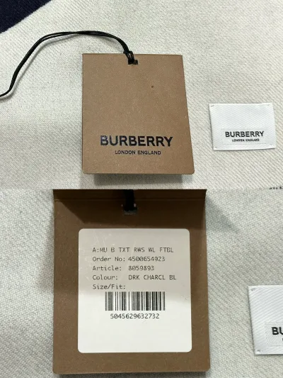 Reversible Burberry Logo Long Wool Scarf — thumbnail 5